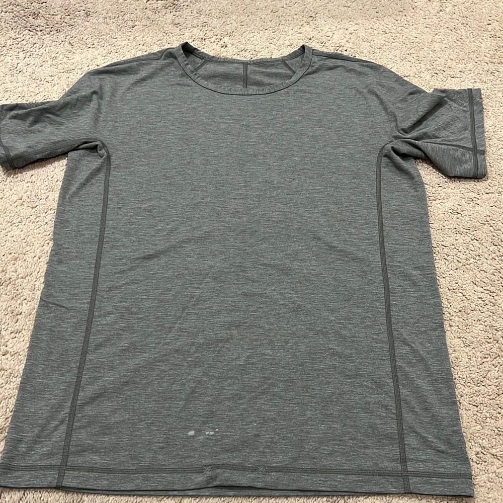 Lululemon Mens (M?) grey shirt